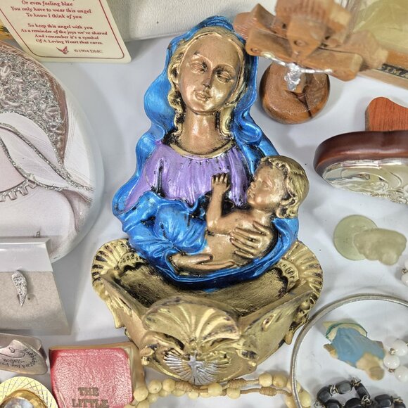 Huge Lot Of Religious Items Catholic Rosaries Medals Water Font and More - Picture 4 of 9